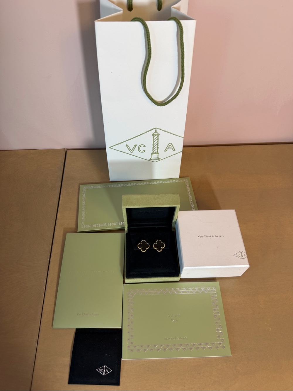 RARE Van Cleef & Arpels Magic Onyx Alhambra single motif earrings FULL SET - Picture 9 of 15